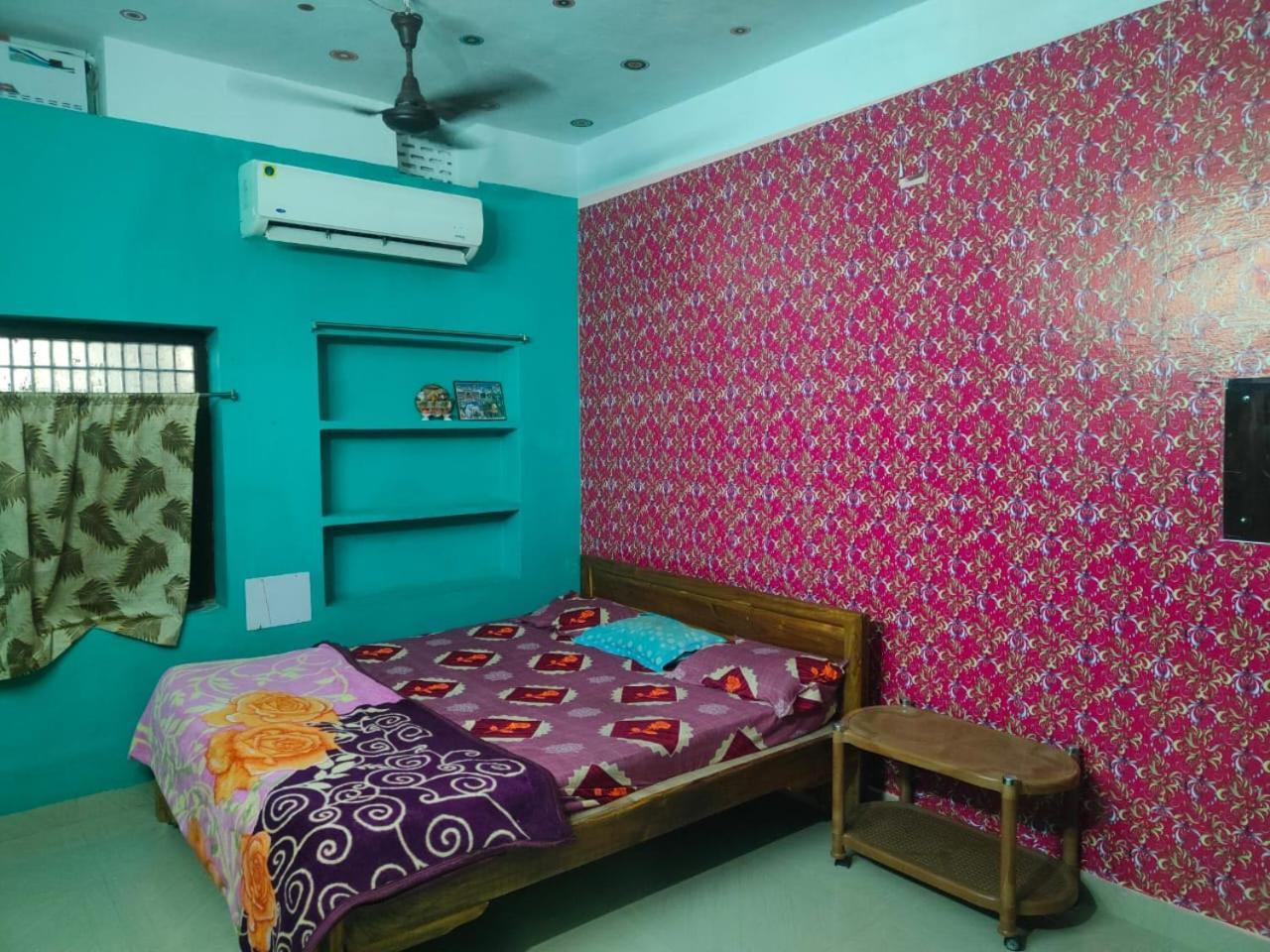 Jharana Guest House Пури Экстерьер фото